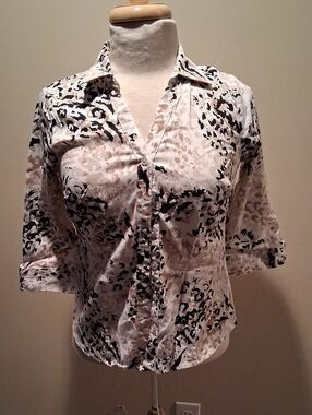 212 Collection Cream and Black Patterned Button-Front Blouse